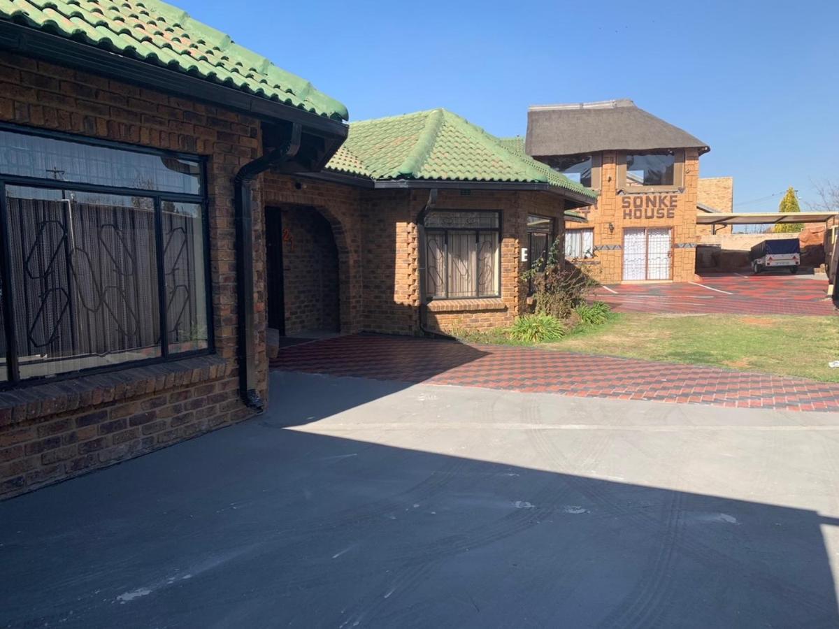 Sikhula Sonke Bed & Breakfast