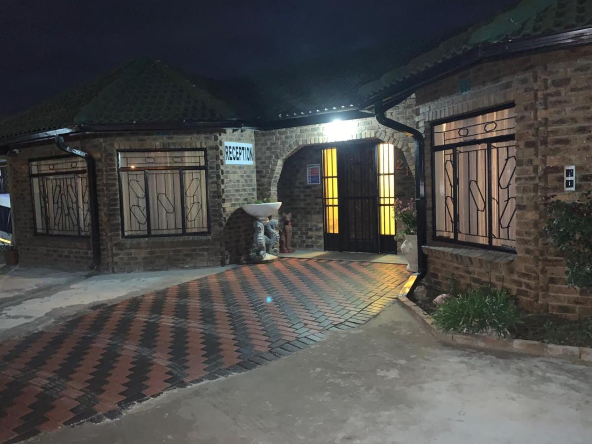 Sikhula Sonke Bed & Breakfast