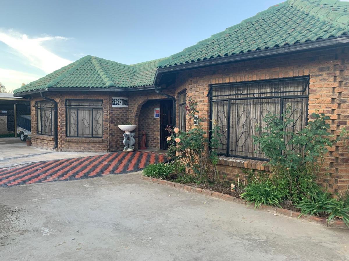 Bed & Breakfast Sikhula Sonke *